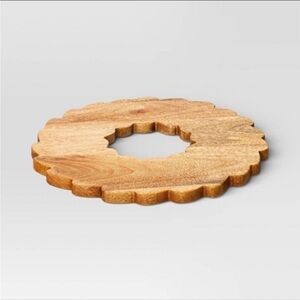 16" Wood Wreath Serving Board - Charcuterie-Threshold